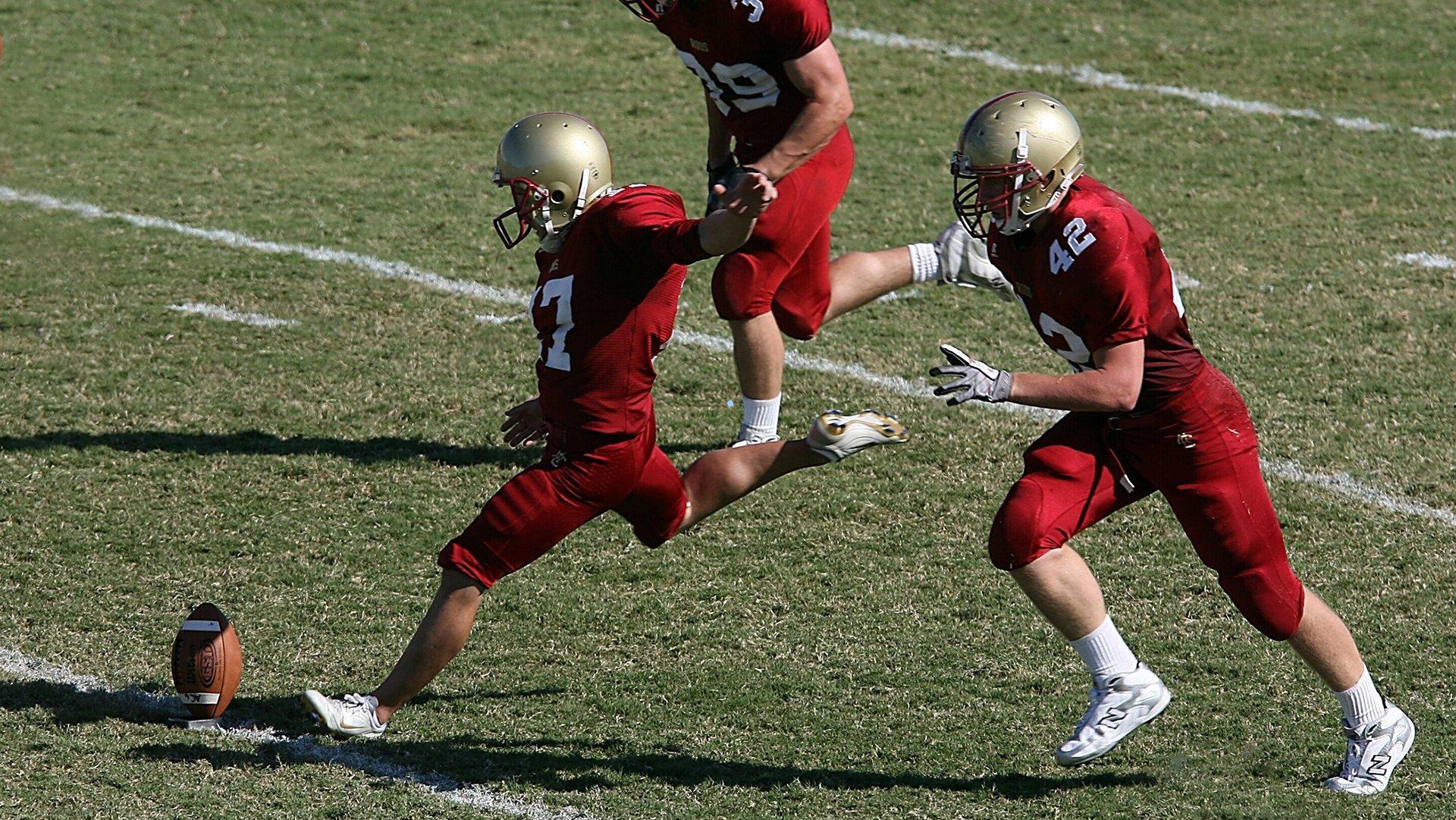 中国体育竞猜平台-苏东建言U23国足，以大脚与身体筑起防线，务实策略抗衡劲敌