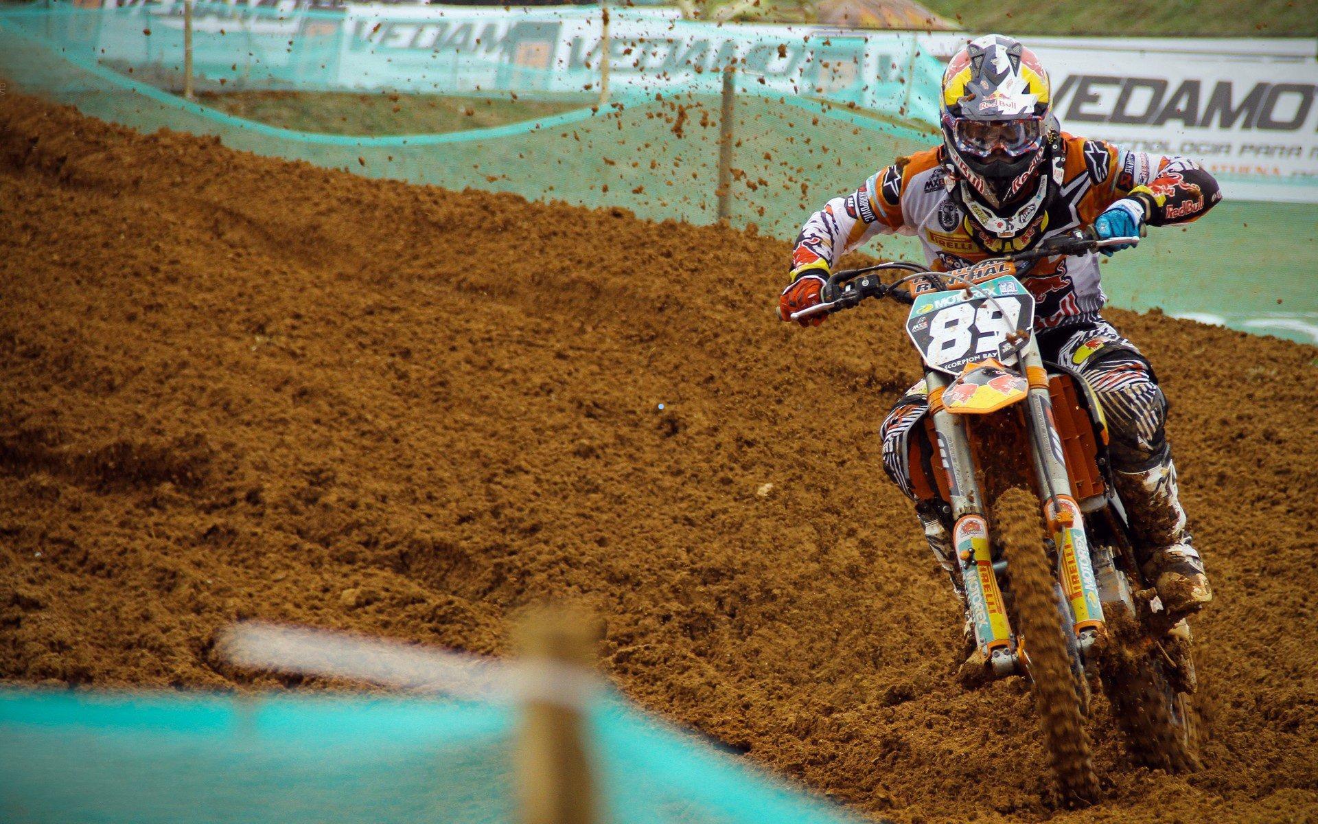 意天空独家，那不勒斯酝酿租借斯特林，球员钟情伦敦成转会关键变数